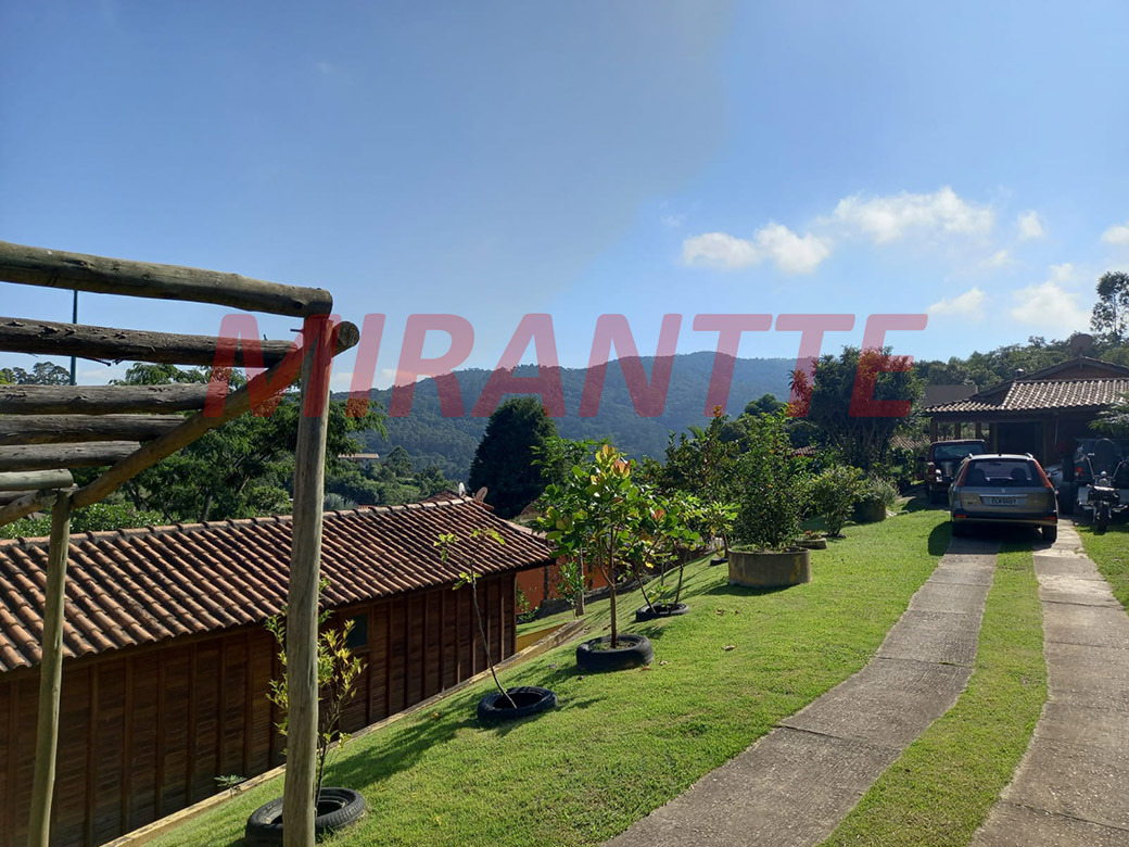 Cond. fechado de 305m² com 3 quartos em Serra da Cantareira
