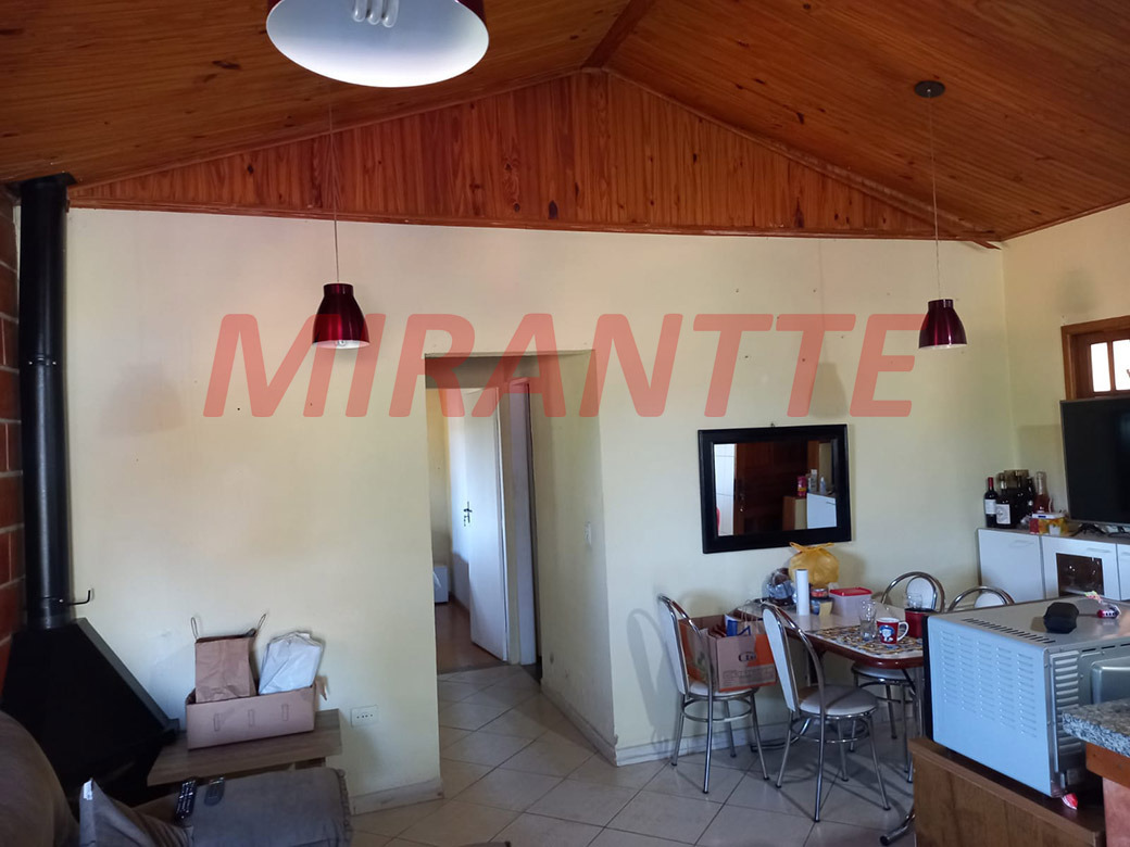Cond. fechado de 305m² com 3 quartos em Serra da Cantareira