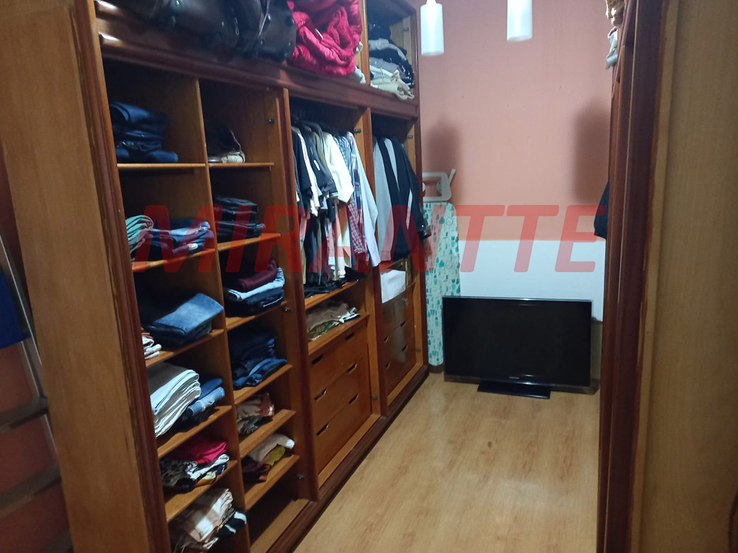 Cond. fechado de 305m² com 3 quartos em Serra da Cantareira