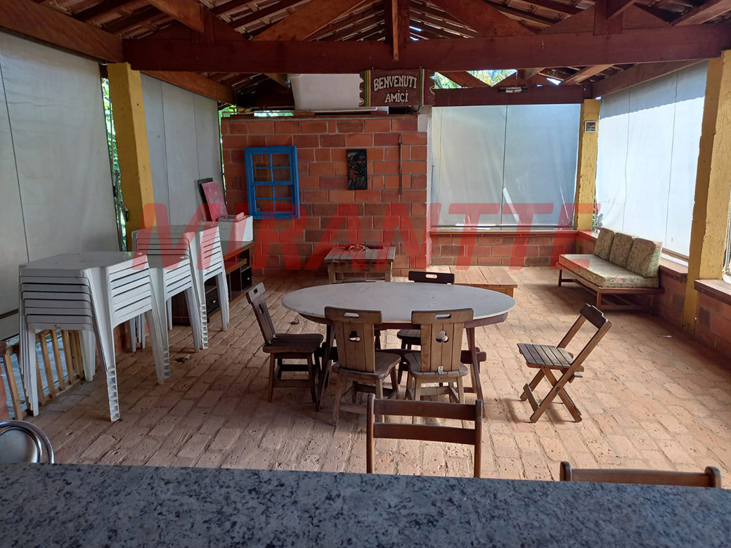 Cond. fechado de 305m² com 3 quartos em Serra da Cantareira