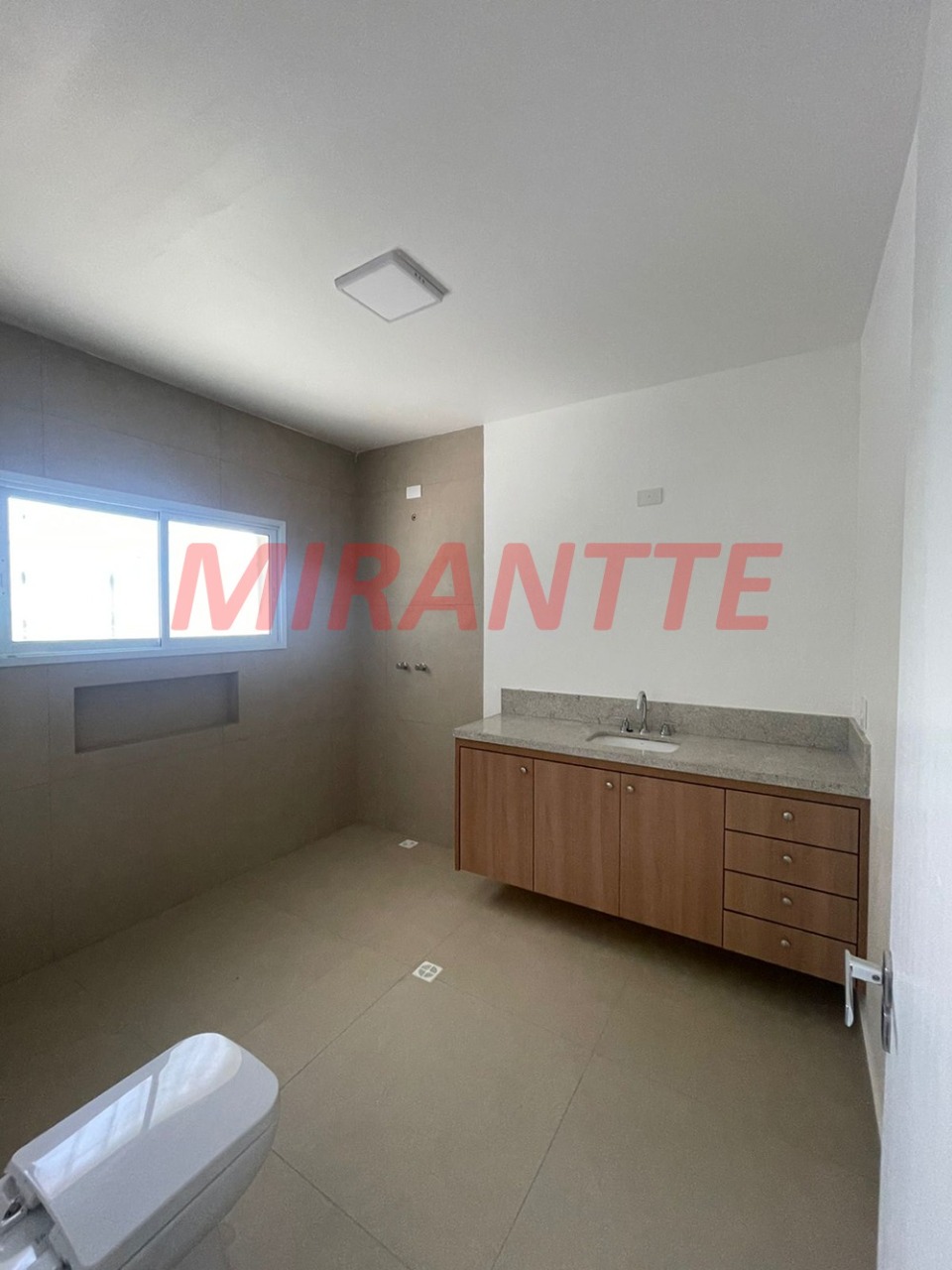 Casa terrea de 400m² com 4 quartos em Tremembe