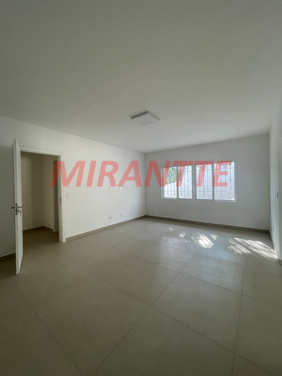 Casa terrea de 400m² com 4 quartos em Tremembe