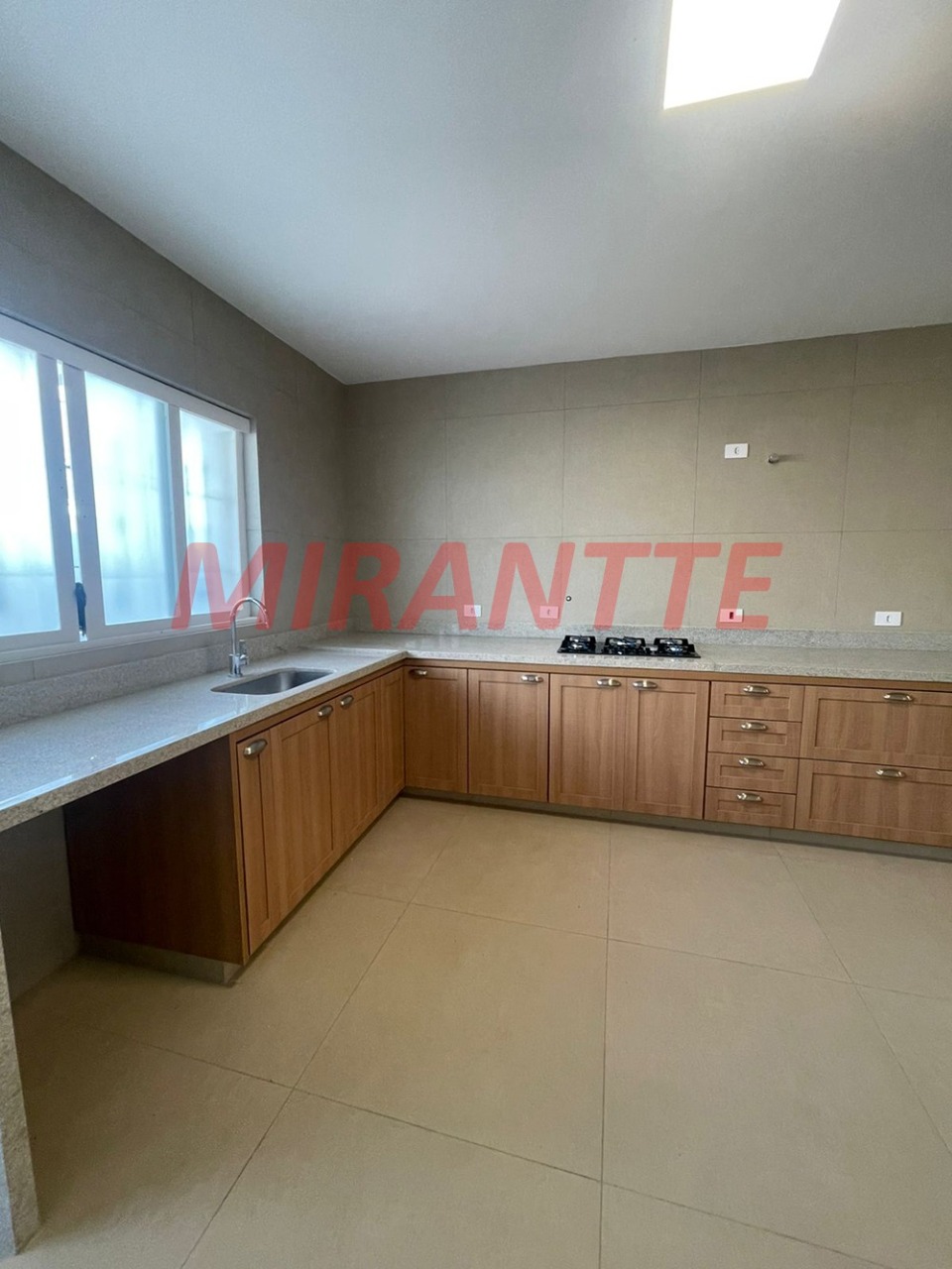 Casa terrea de 400m² com 4 quartos em Tremembe