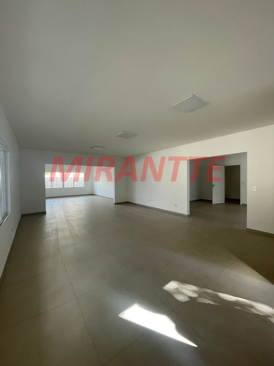 Casa terrea de 400m² com 4 quartos em Tremembe