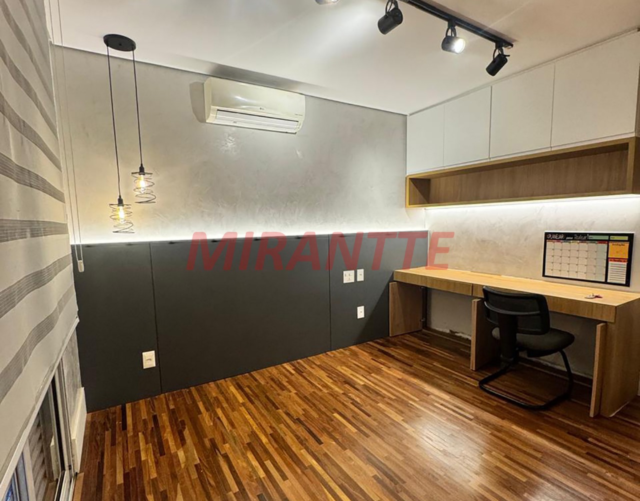 Cond. fechado de 365m² com 3 quartos em Serra da Cantareira