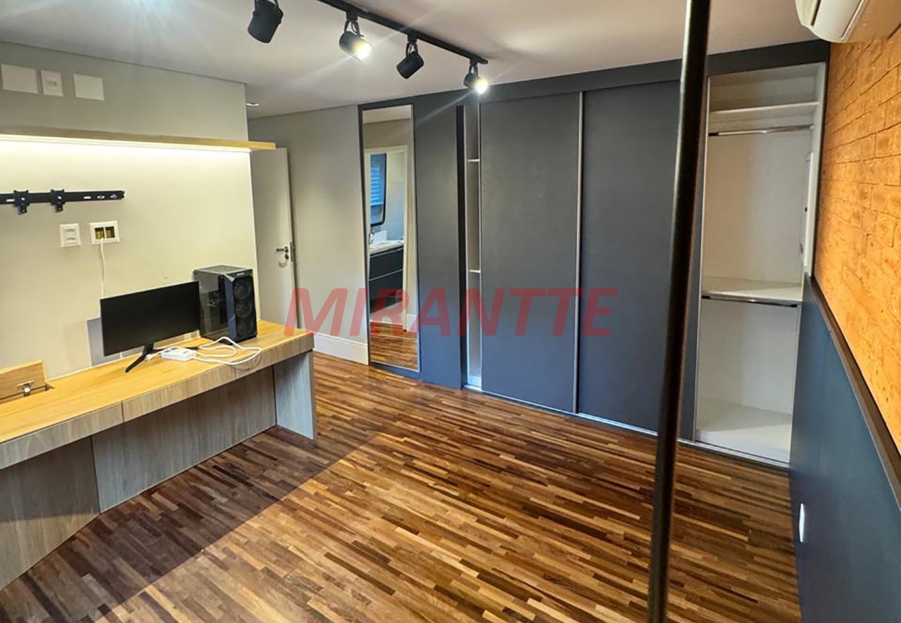 Cond. fechado de 365m² com 3 quartos em Serra da Cantareira