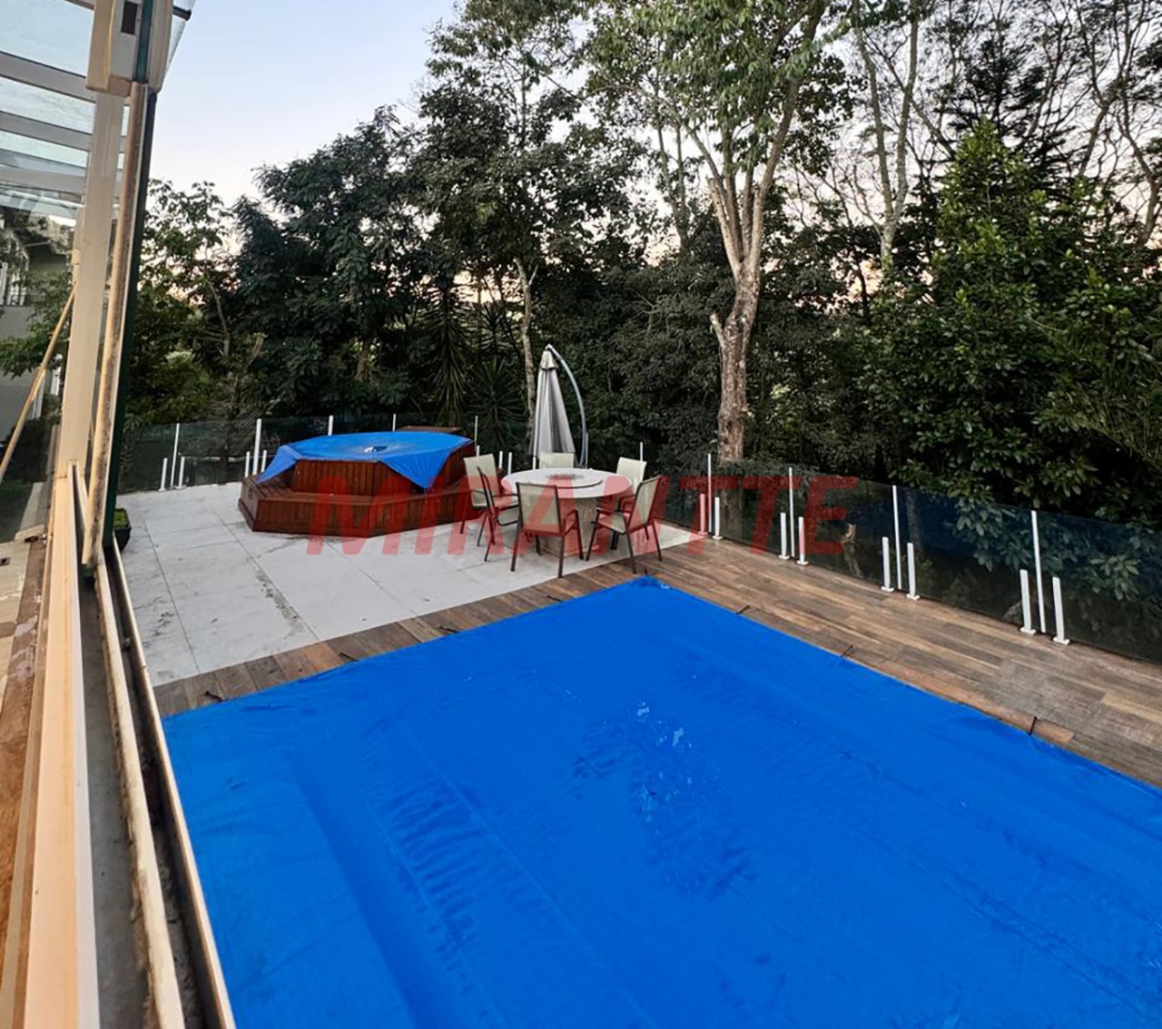 Cond. fechado de 365m² com 3 quartos em Serra da Cantareira