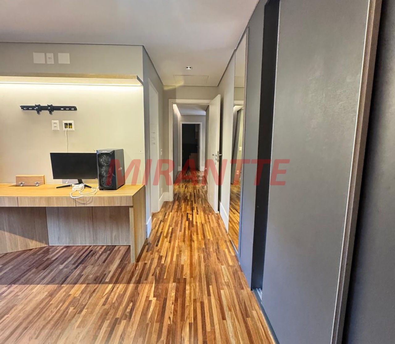Cond. fechado de 365m² com 3 quartos em Serra da Cantareira