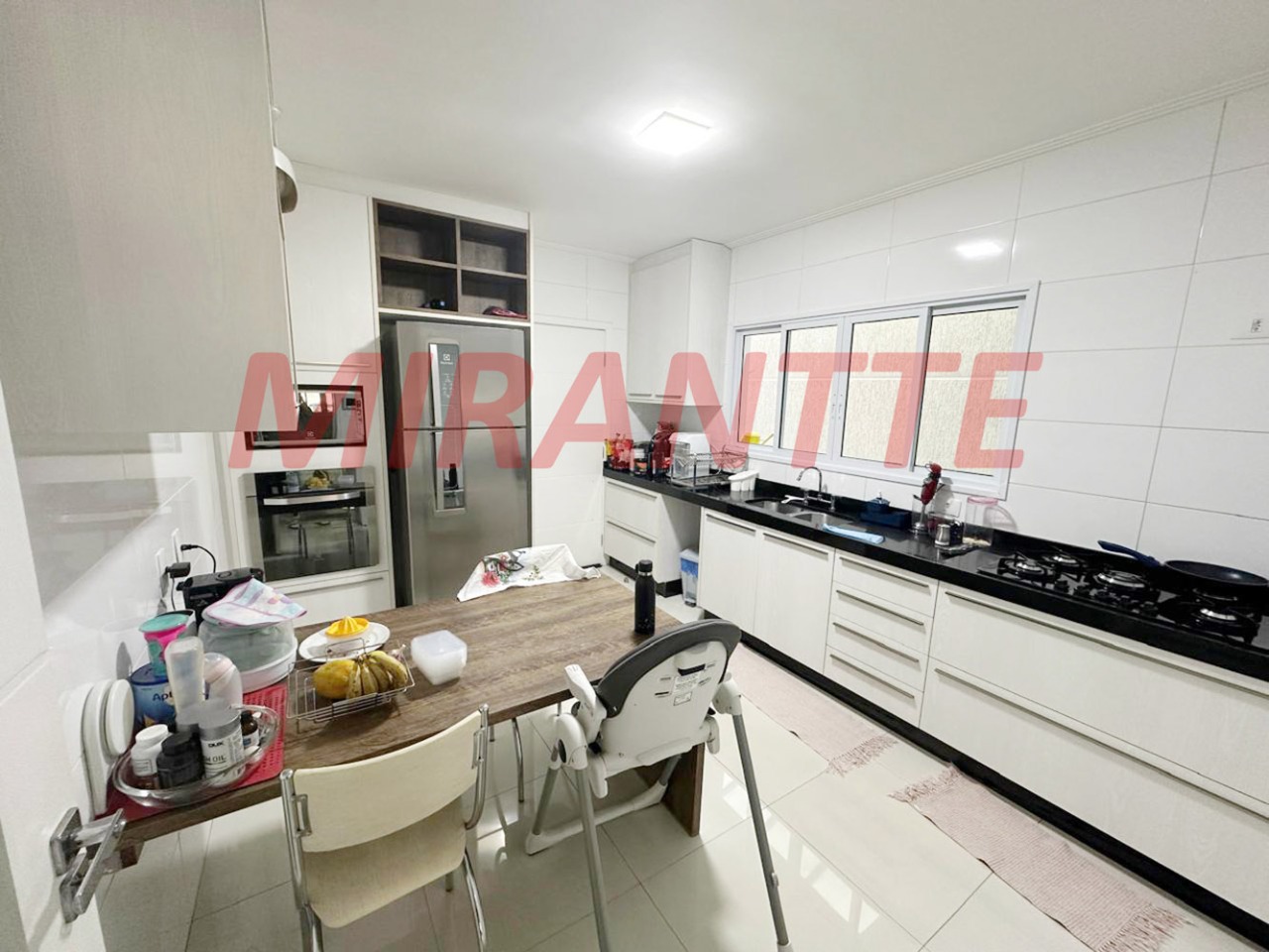 Sobrado de 148m² com 3 quartos em Água Fria