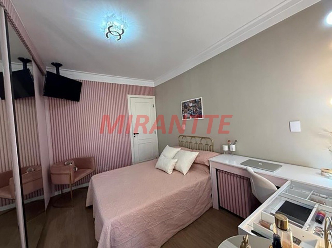 Sobrado de 297m² com 5 quartos em Jardim França