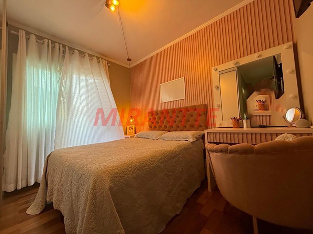 Sobrado de 297m² com 5 quartos em Jardim França