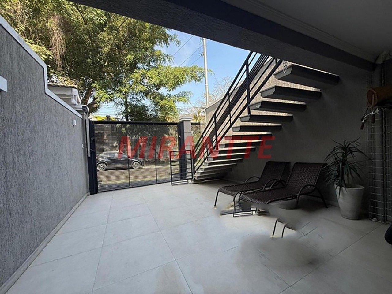 Sobrado de 297m² com 5 quartos em Jardim França