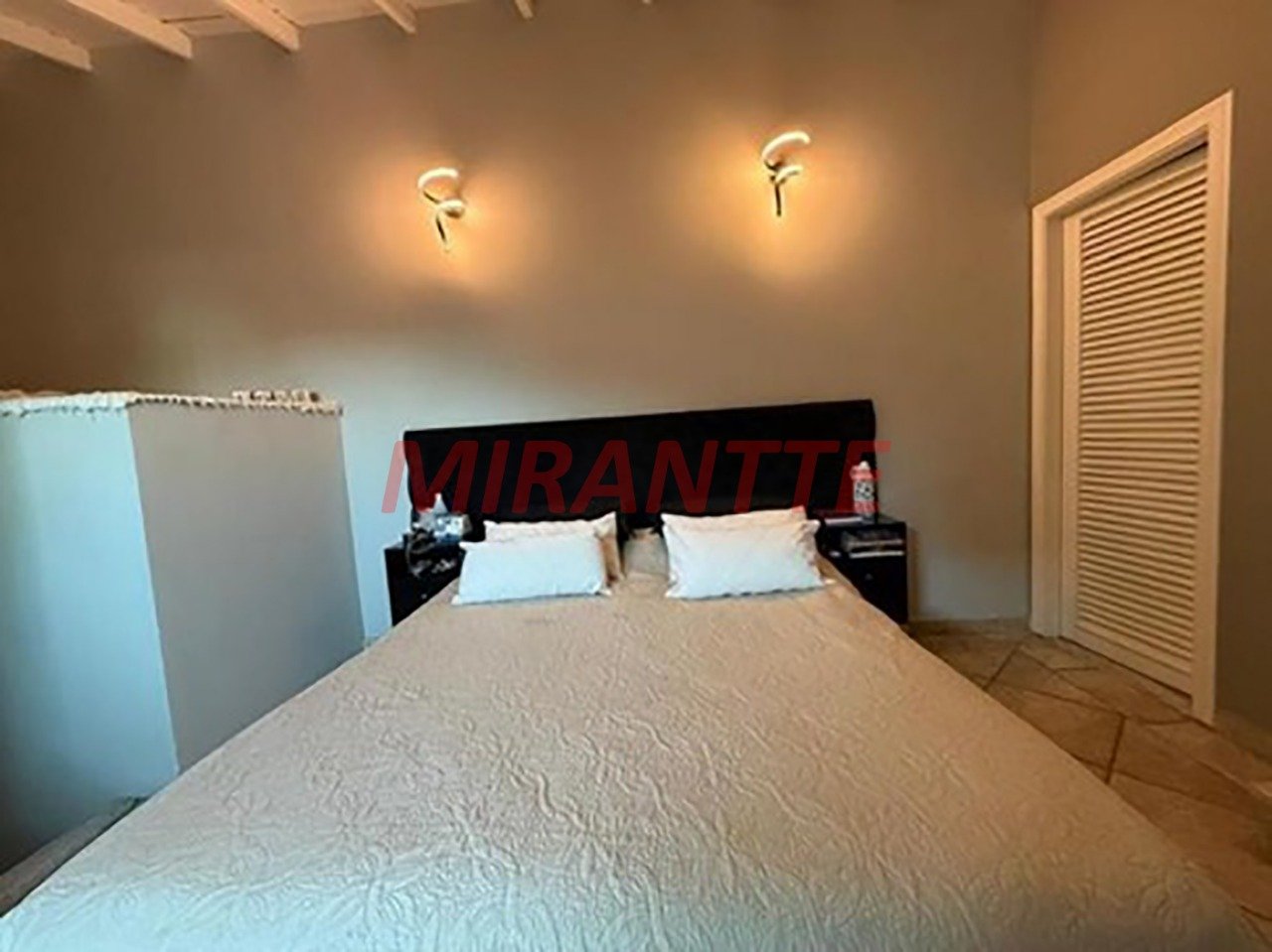 Sobrado de 297m² com 5 quartos em Jardim França