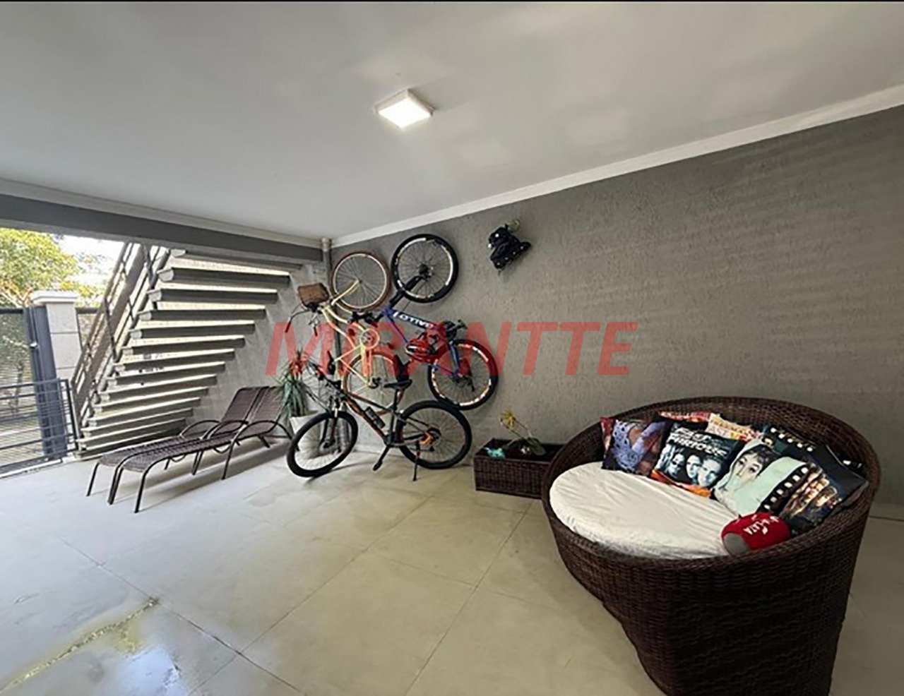 Sobrado de 297m² com 5 quartos em Jardim França
