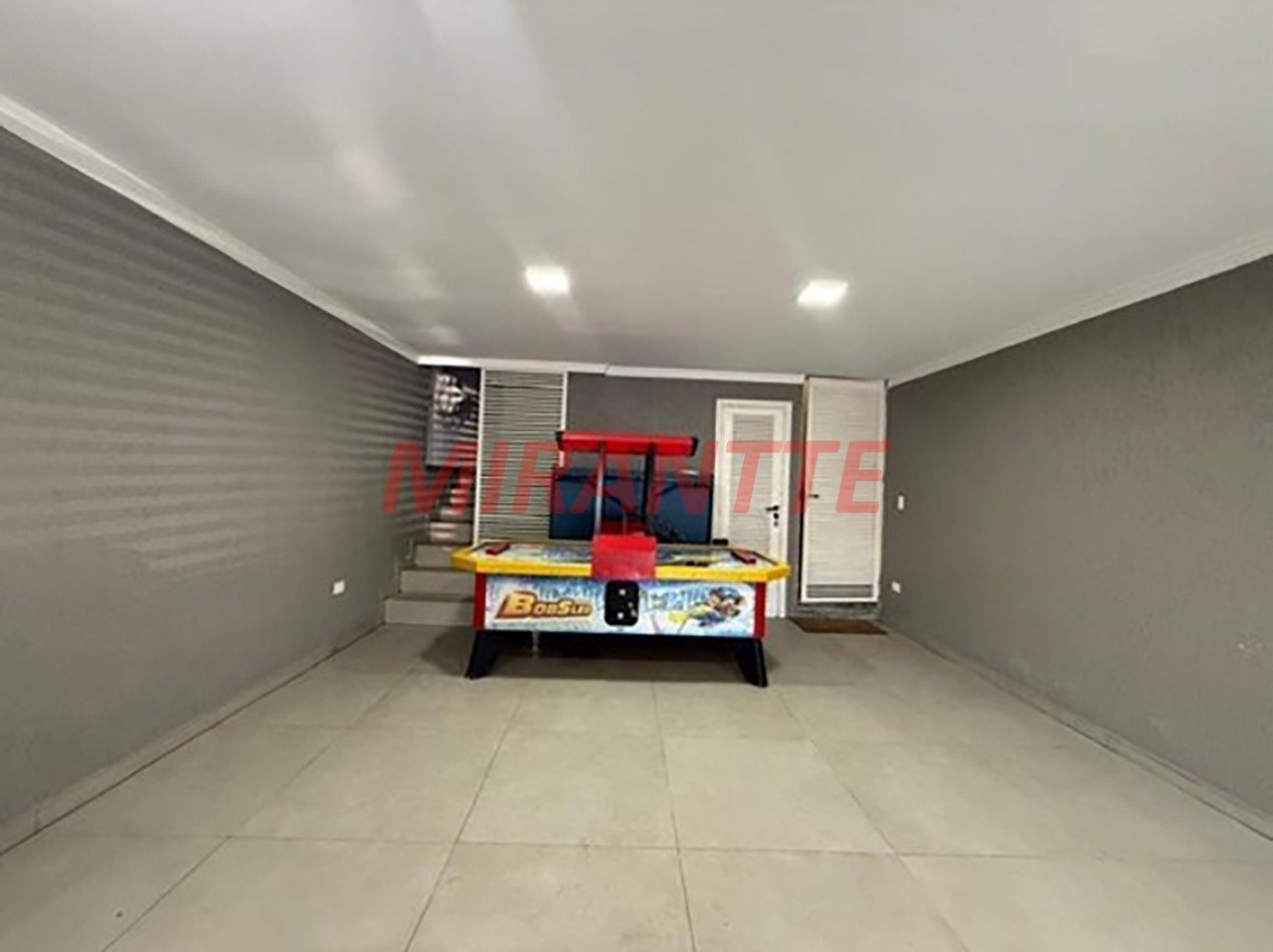 Sobrado de 297m² com 5 quartos em Jardim França