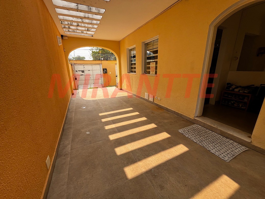 Sobrado de 256m² com 4 quartos em Santana