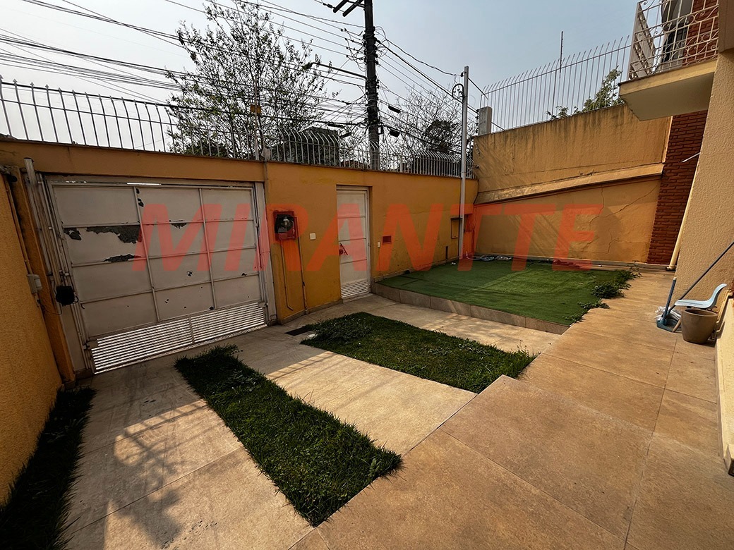 Sobrado de 256m² com 4 quartos em Santana