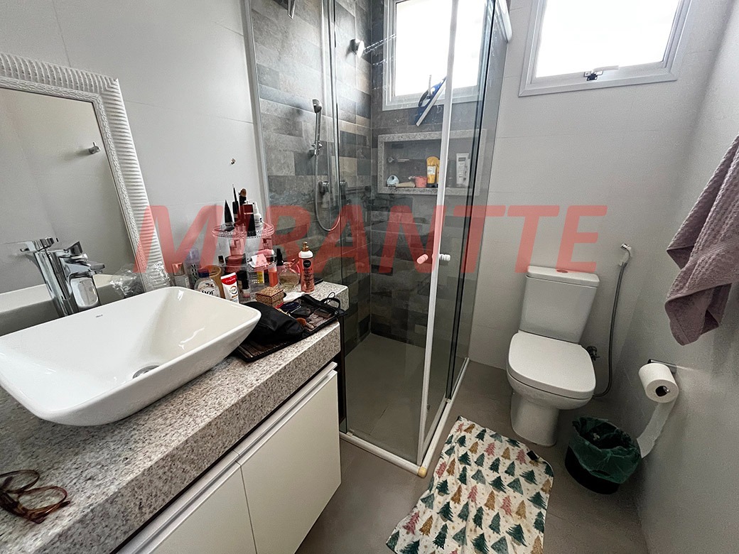Sobrado de 256m² com 4 quartos em Santana