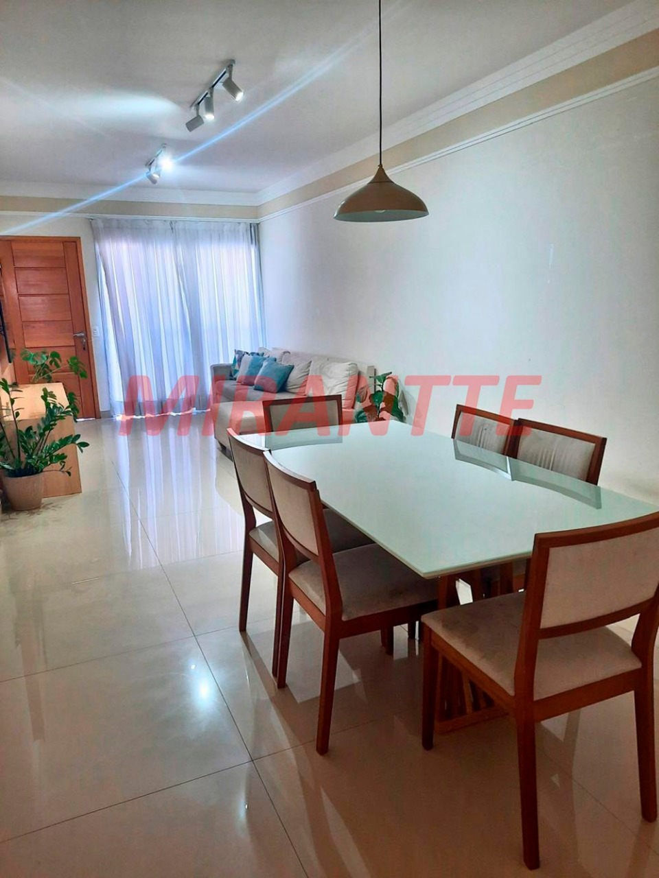 Sobrado de 144m² com 3 quartos em Vila Constança