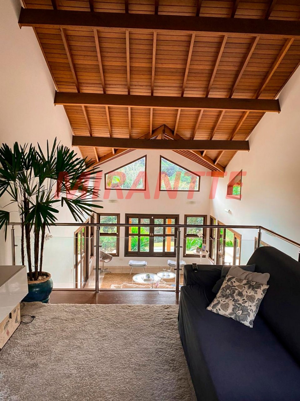 Sobrado de 390m² com 4 quartos em Roseira