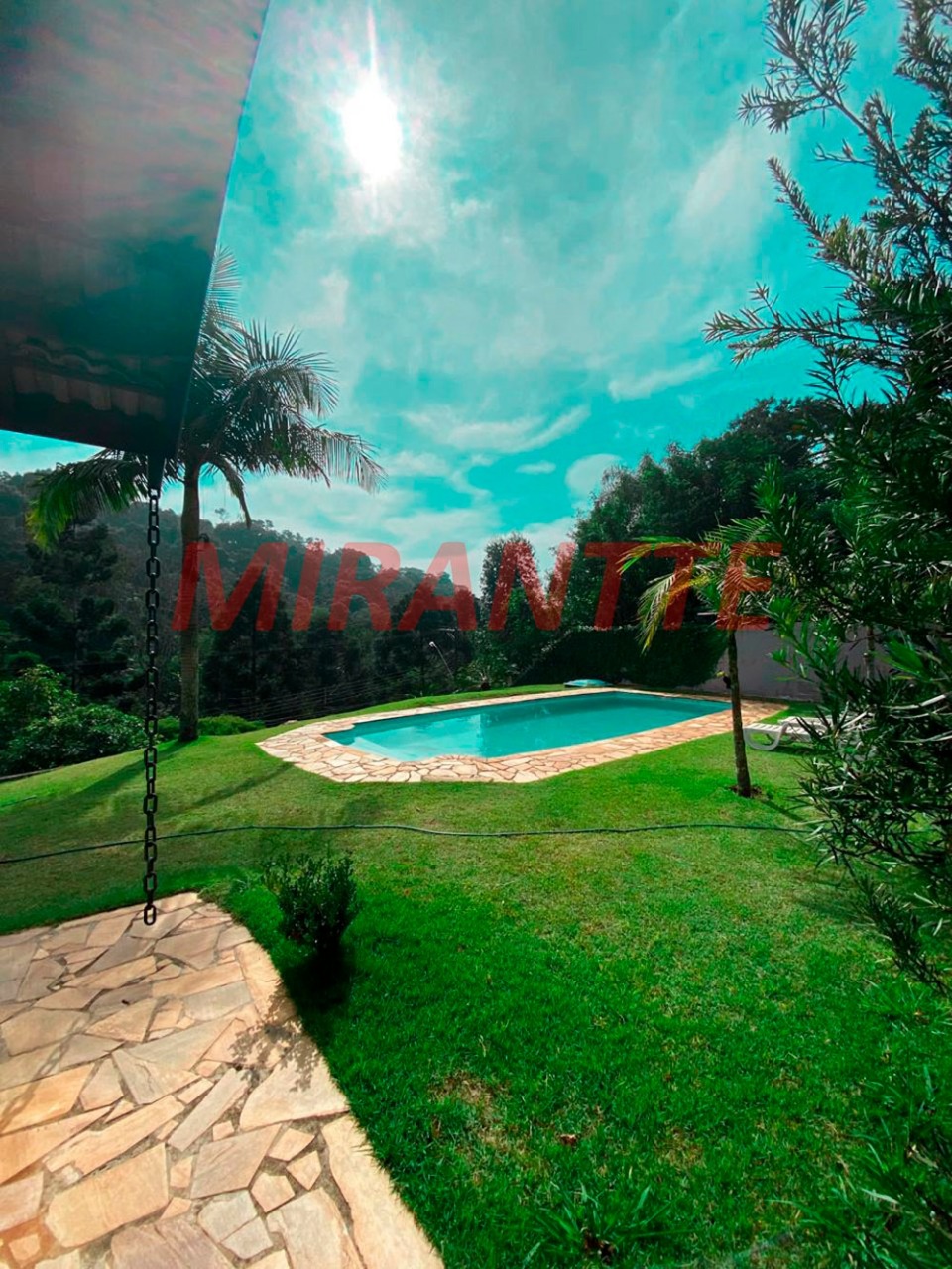Sobrado de 390m² com 4 quartos em Roseira