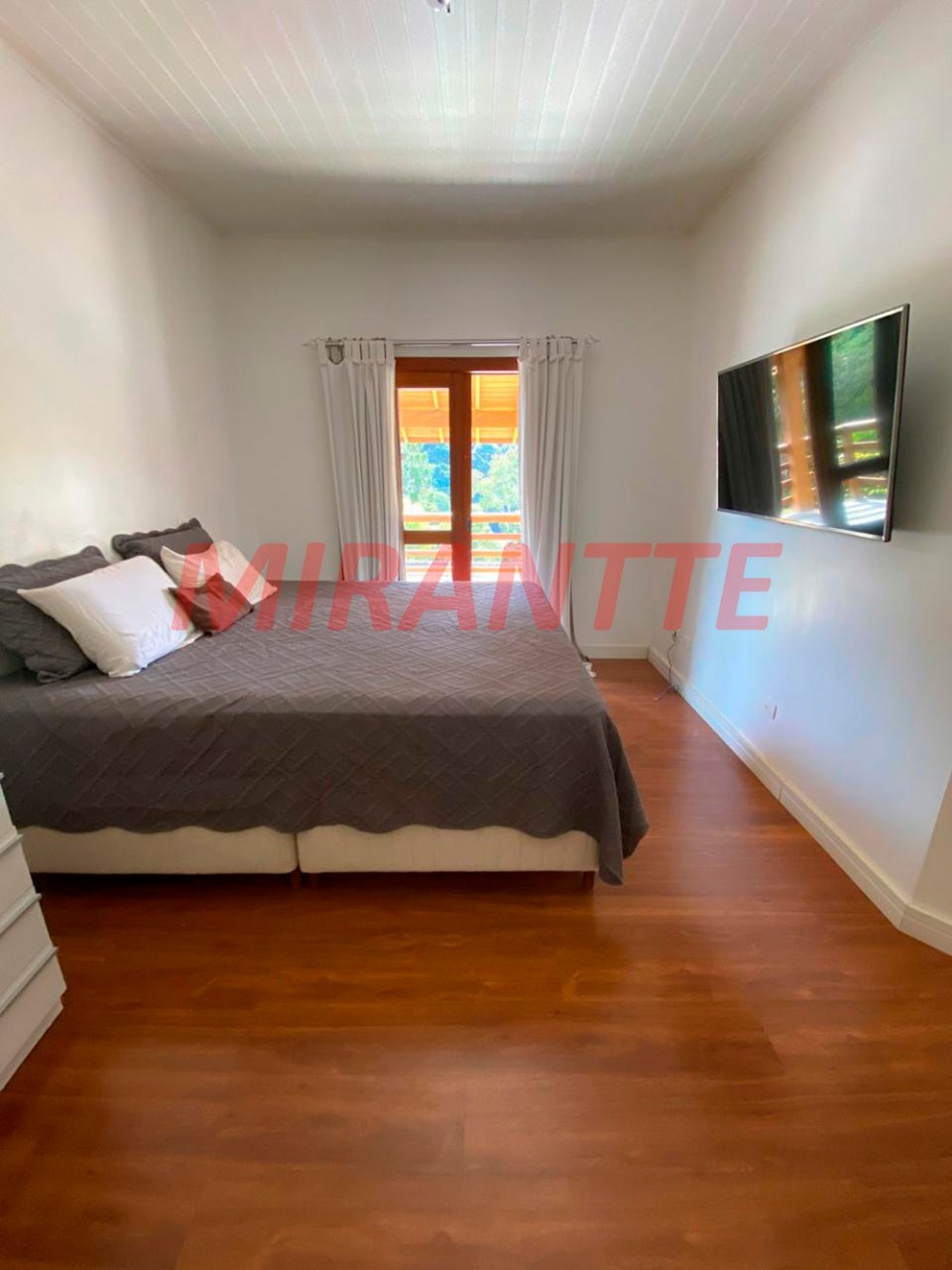 Sobrado de 390m² com 4 quartos em Roseira