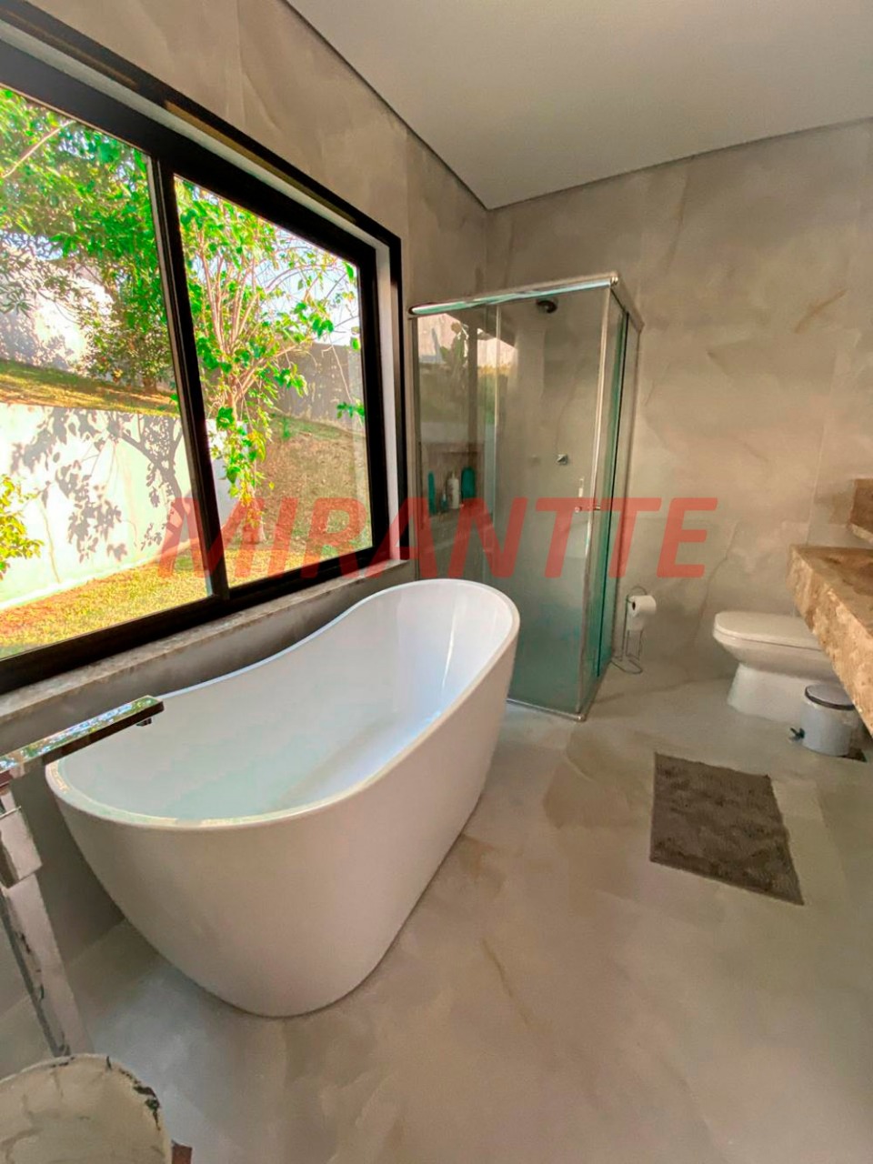 Sobrado de 390m² com 4 quartos em Roseira