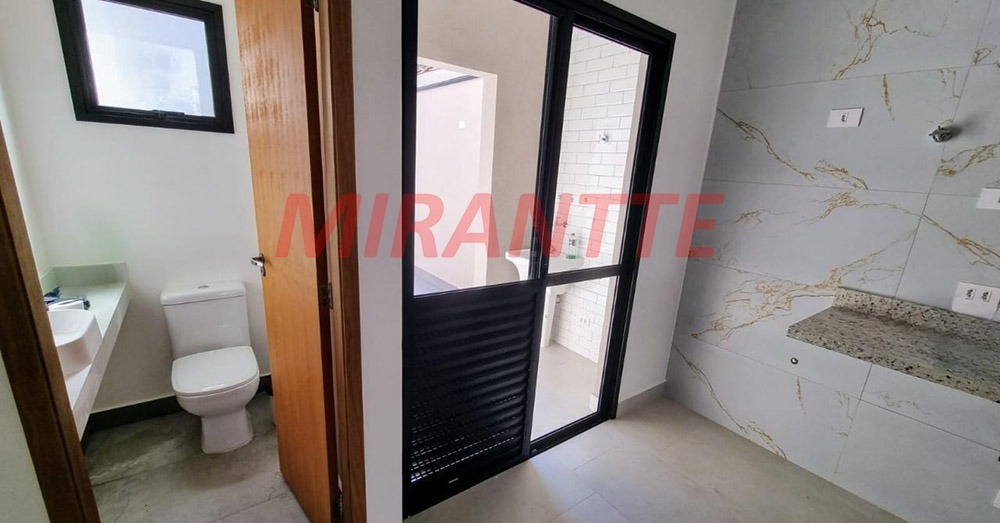 Sobrado de 130m² com 3 quartos em Santa Teresinha