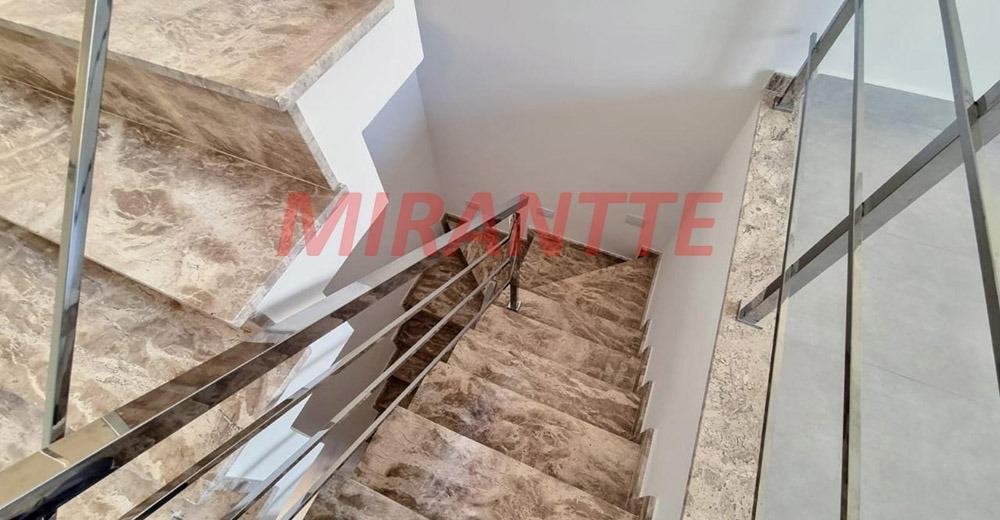 Sobrado de 129m² com 3 quartos em Santa Teresinha