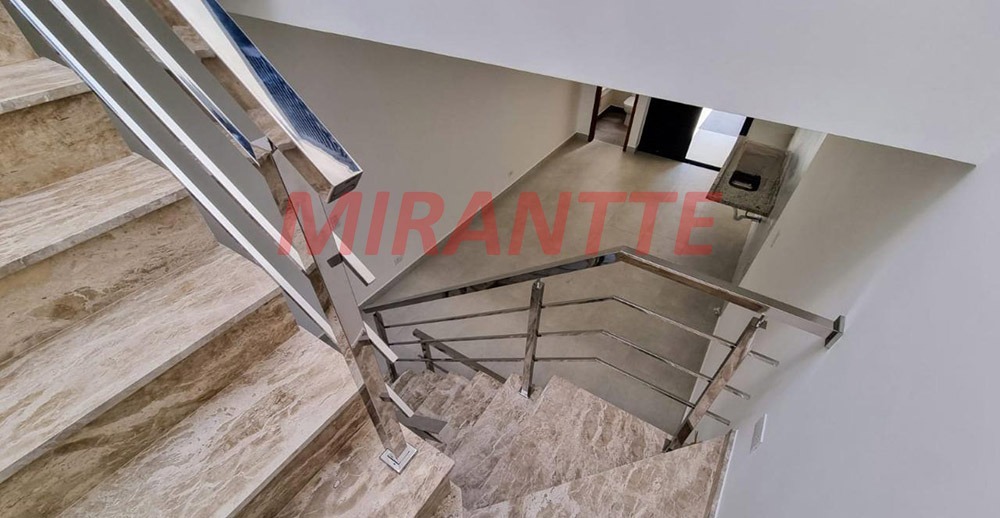 Sobrado de 129m² com 3 quartos em Santa Teresinha