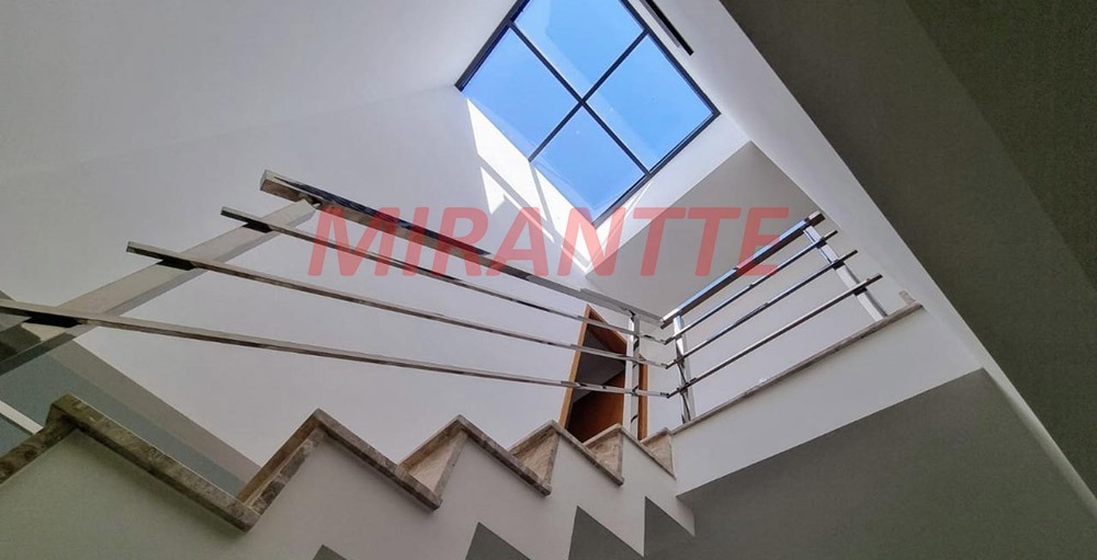 Sobrado de 129m² com 3 quartos em Santa Teresinha