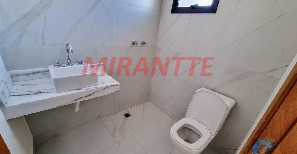 Sobrado de 129m² com 3 quartos em Santa Teresinha