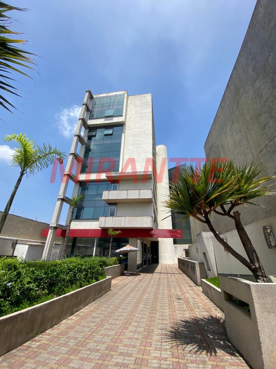 Conjunto comercial de 330.94m² em Santana