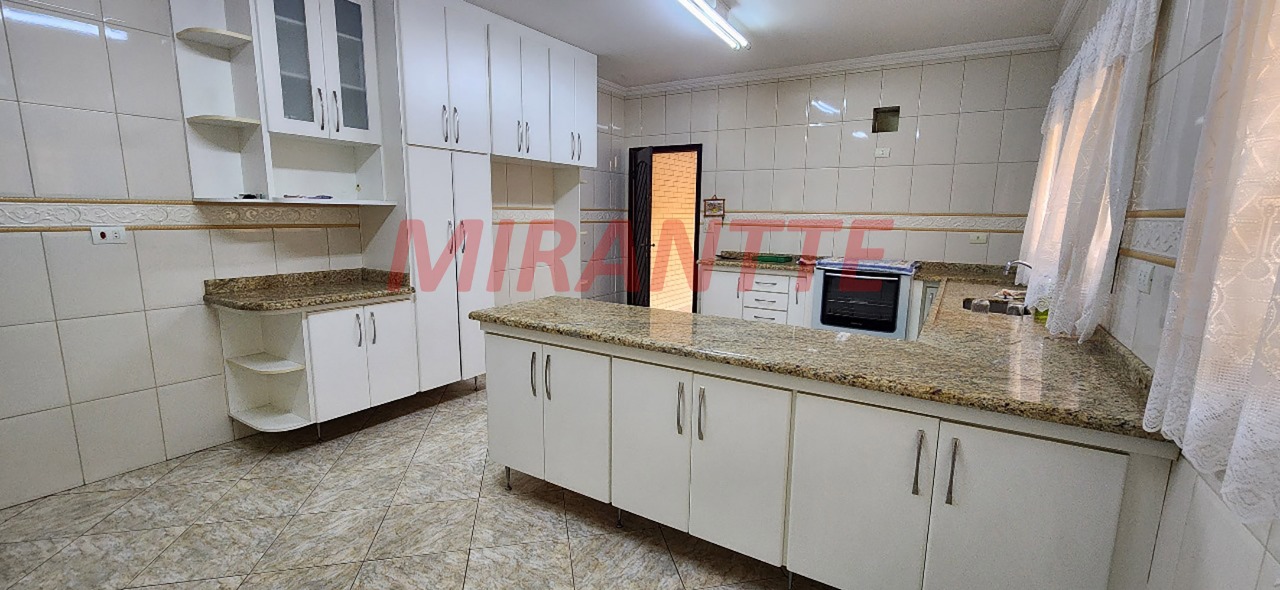 Sobrado de 222m² com 3 quartos em Vila Guilherme