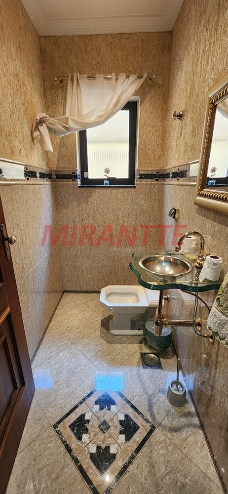Sobrado de 222m² com 3 quartos em Vila Guilherme