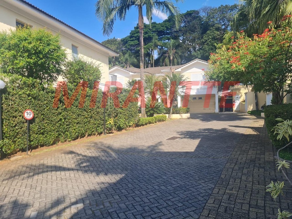 Cond. fechado de 237m² com 3 quartos em Jardim Leonor Mendes De Barros