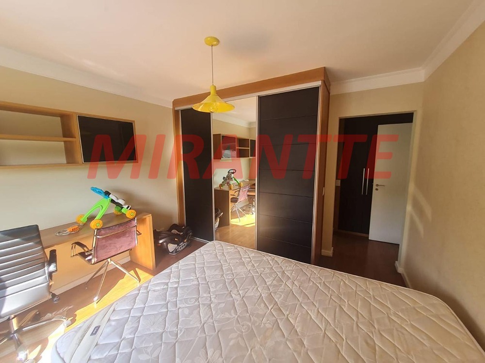 Cond. fechado de 237m² com 3 quartos em Jardim Leonor Mendes De Barros