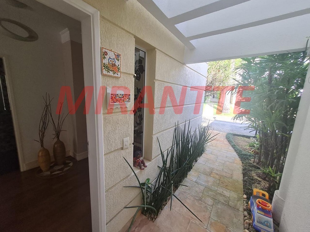 Cond. fechado de 237m² com 3 quartos em Jardim Leonor Mendes De Barros