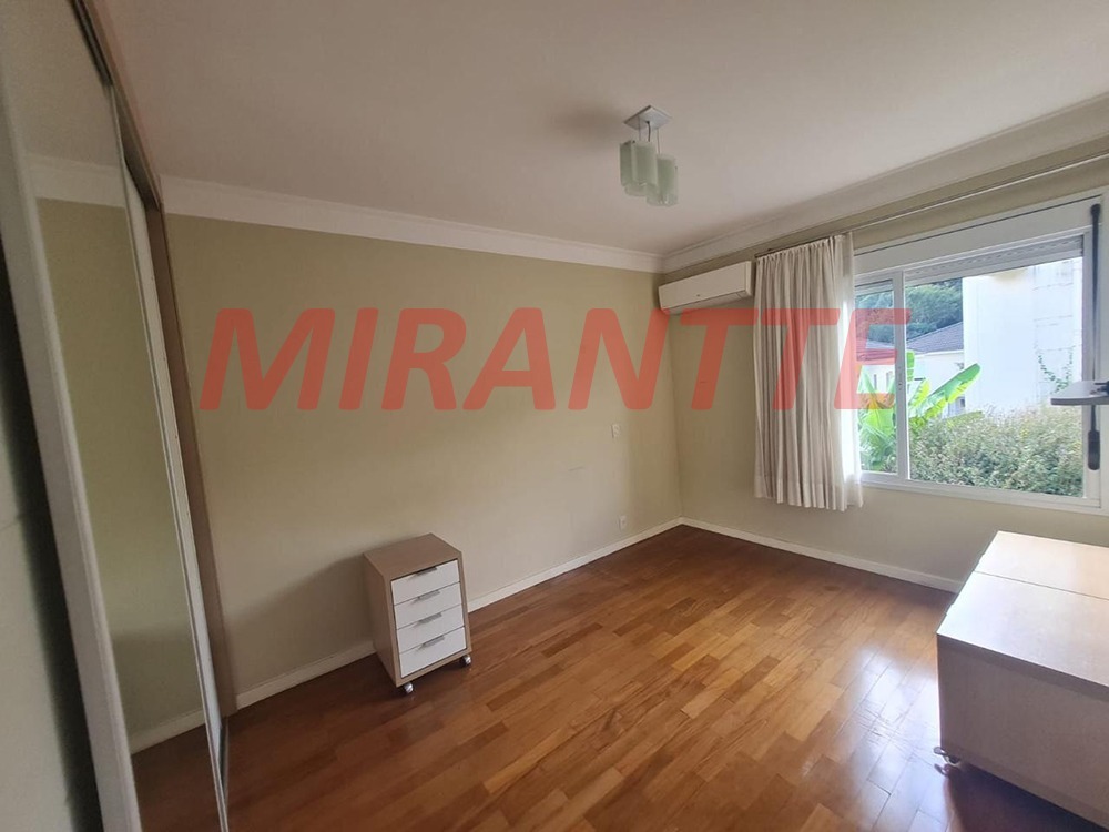 Cond. fechado de 237m² com 3 quartos em Jardim Leonor Mendes De Barros