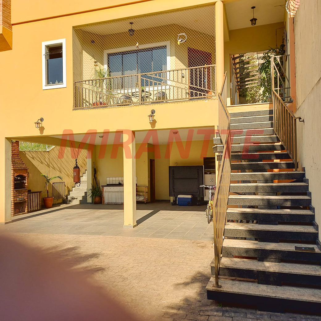 Sobrado de 212m² com 5 quartos em Jardim Guapíra