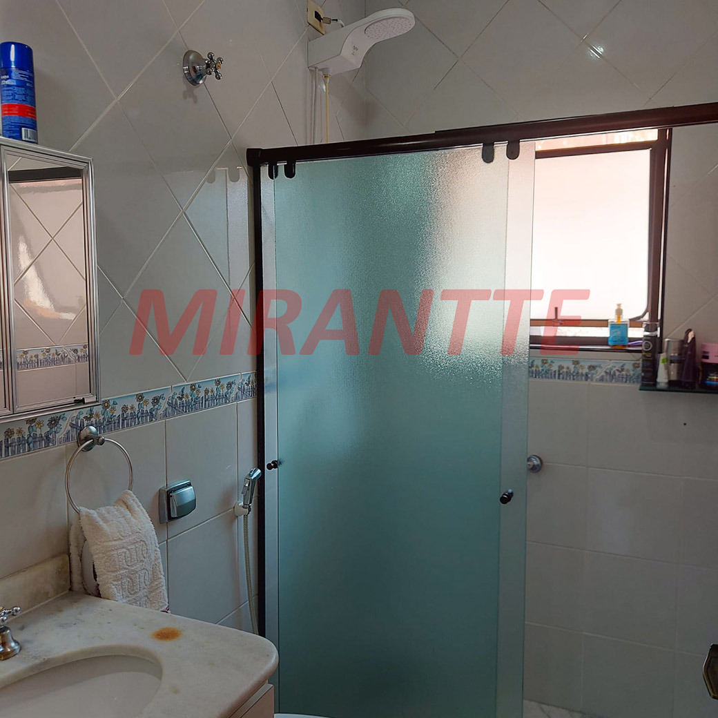 Sobrado de 212m² com 5 quartos em Jardim Guapíra