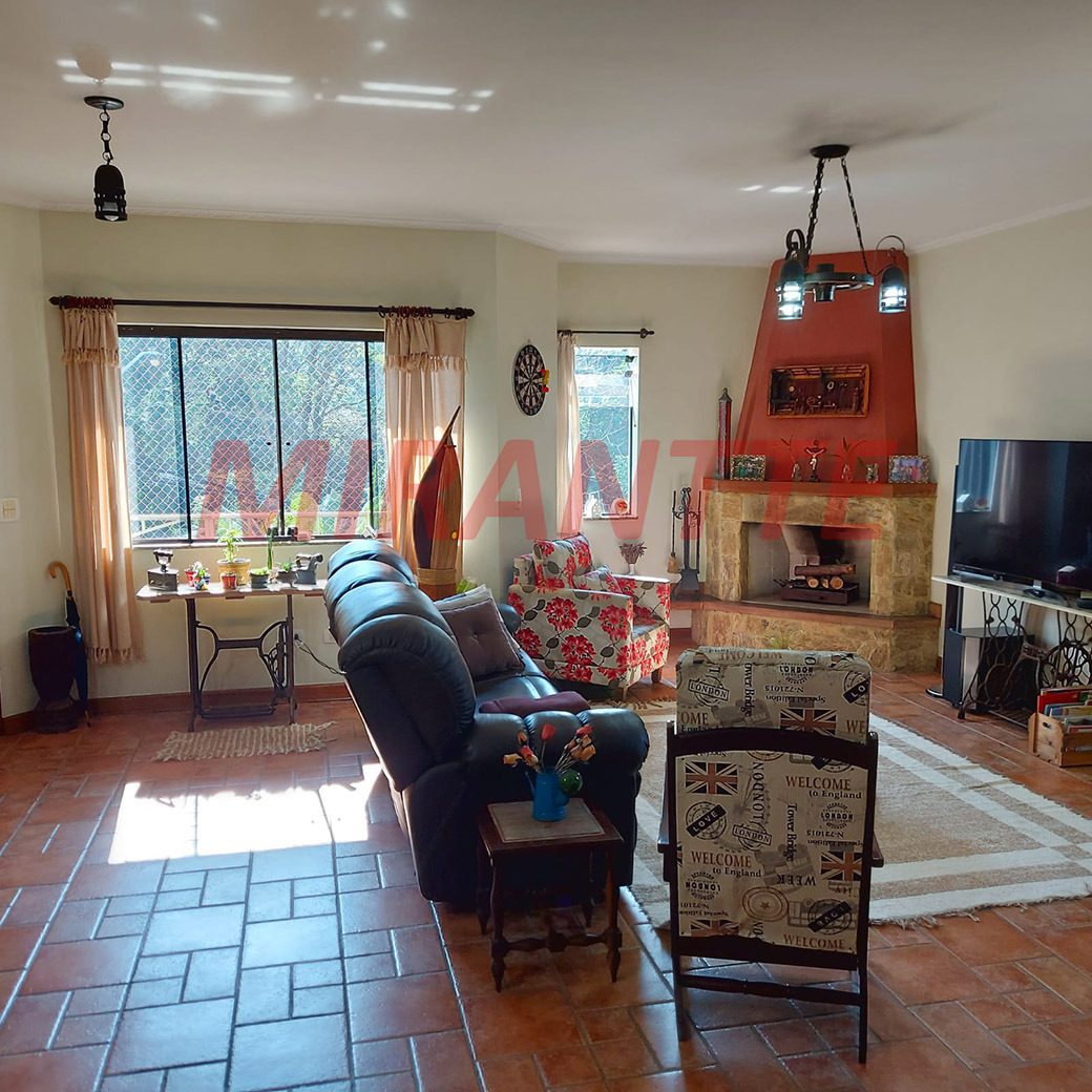 Sobrado de 212m² com 5 quartos em Jardim Guapíra