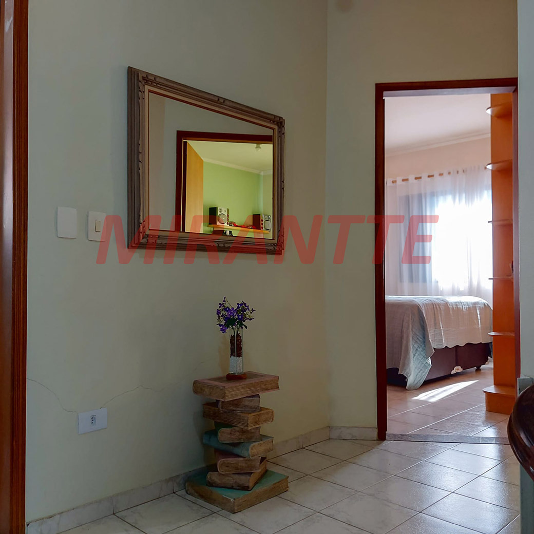 Sobrado de 212m² com 5 quartos em Jardim Guapíra
