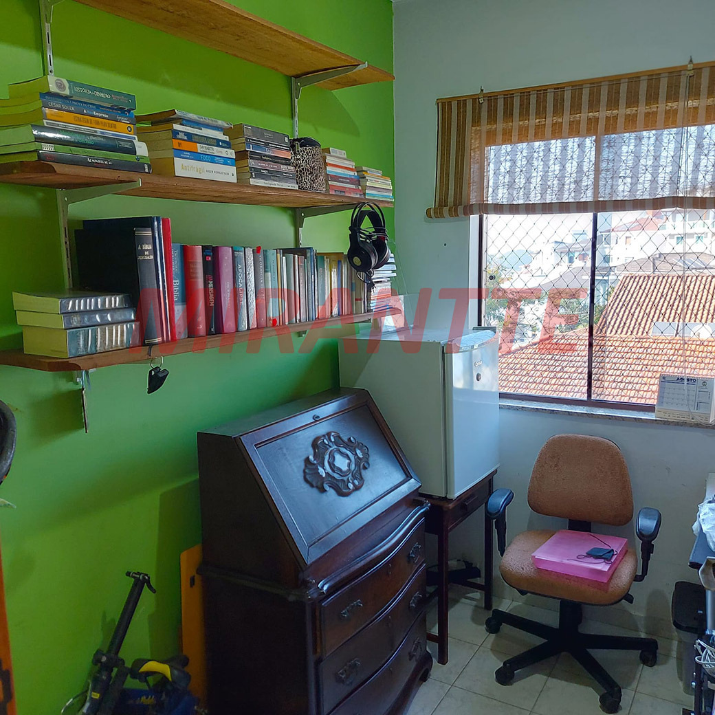 Sobrado de 212m² com 5 quartos em Jardim Guapíra