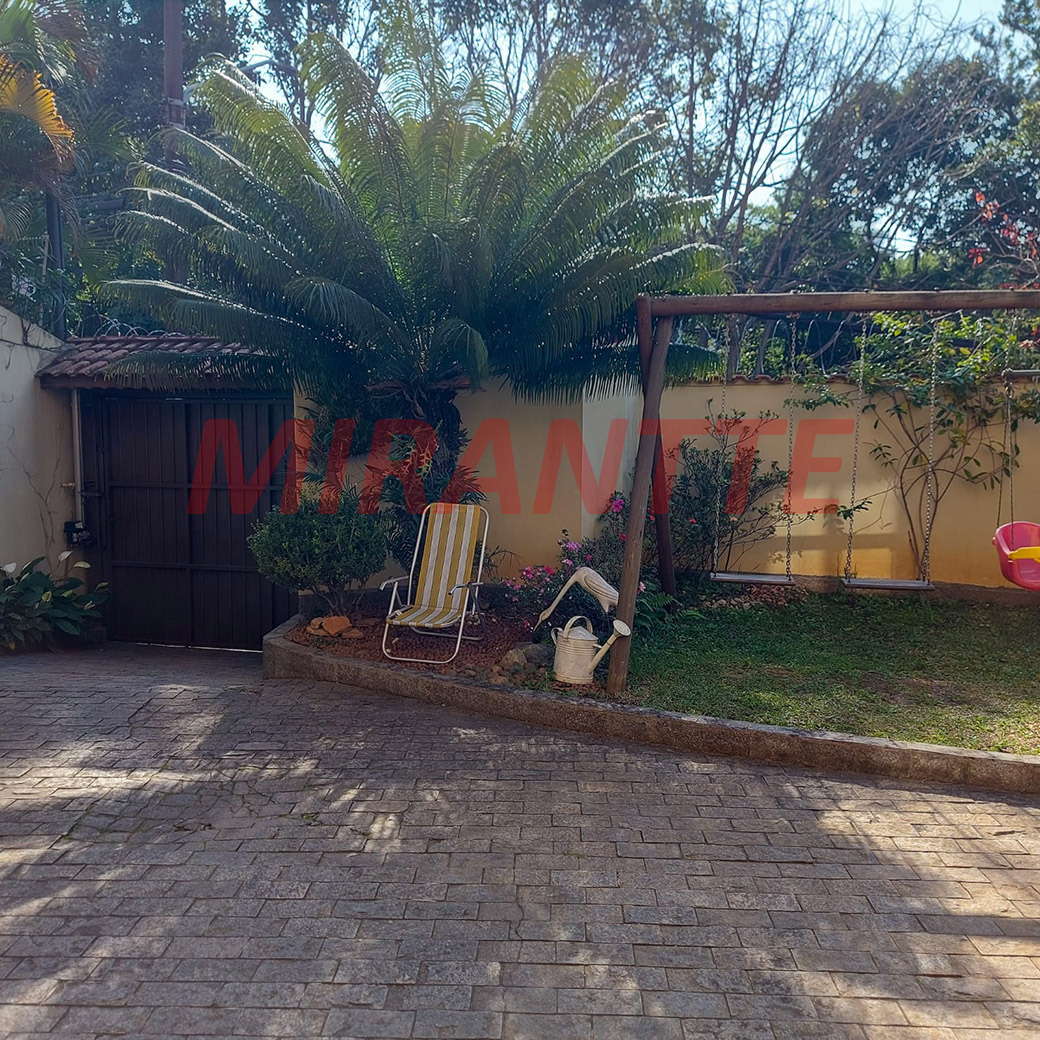 Sobrado de 212m² com 5 quartos em Jardim Guapíra