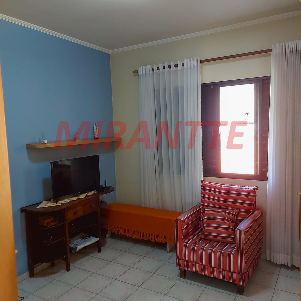 Sobrado de 212m² com 5 quartos em Jardim Guapíra
