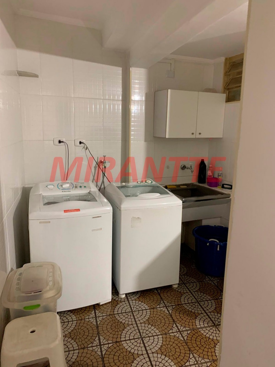 Sobrado de 350m² com 4 quartos em Jardim Neila