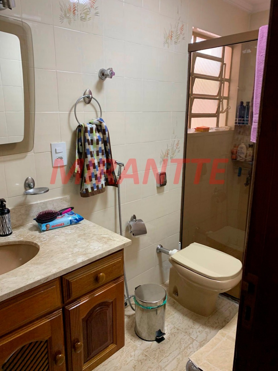 Sobrado de 350m² com 4 quartos em Jardim Neila