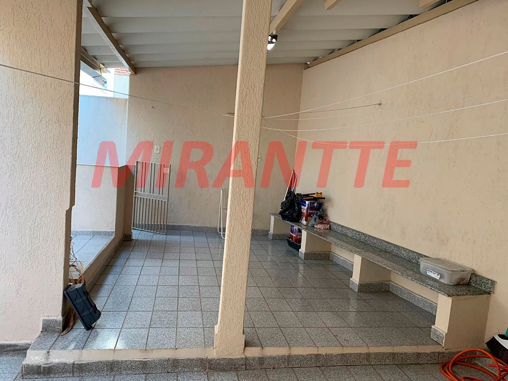 Sobrado de 350m² com 4 quartos em Jardim Neila