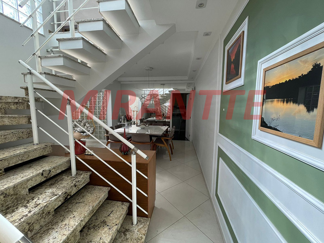 Sobrado de 208m² com 3 quartos em Parada Inglesa